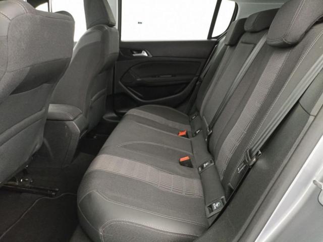Peugeot 308 image 8