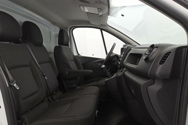Renault Trafic image 2