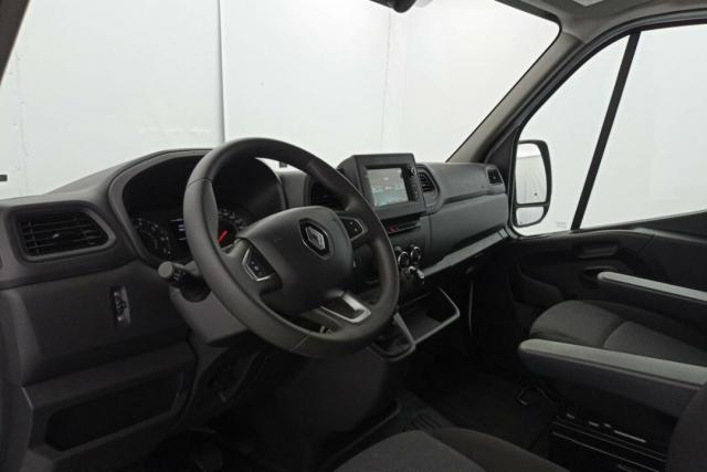 Renault Master image 1