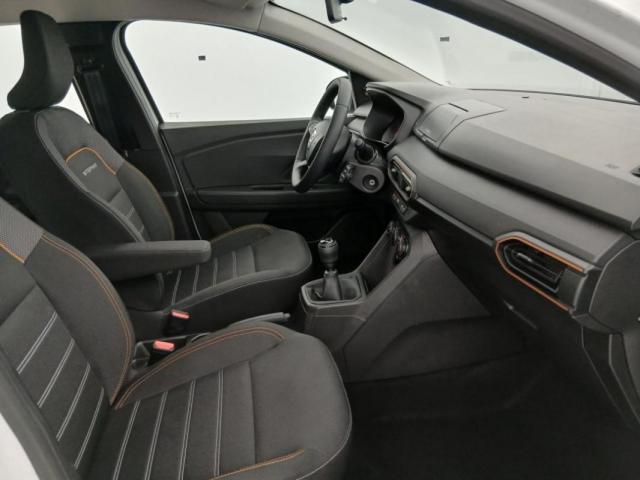 Dacia Sandero image 2