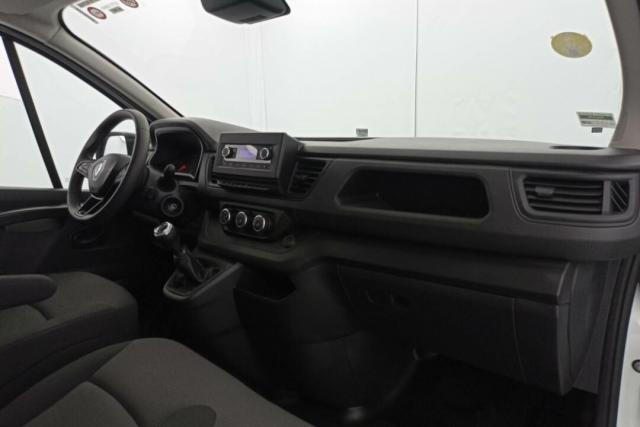 Renault Trafic image 8
