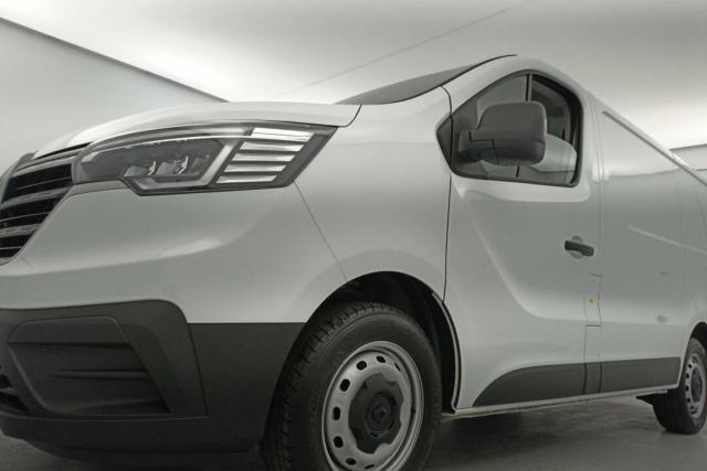 Renault Trafic image 2