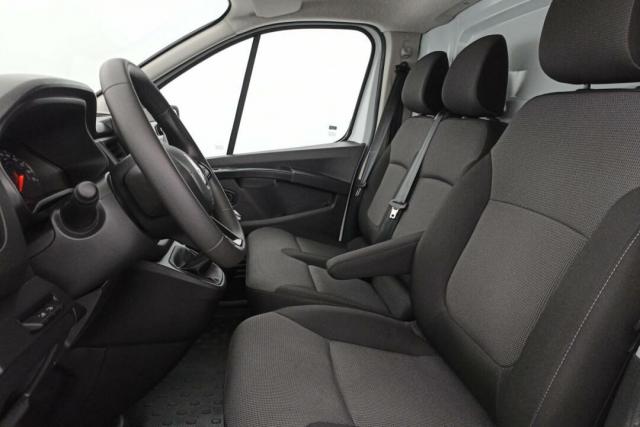 Renault Trafic image 2