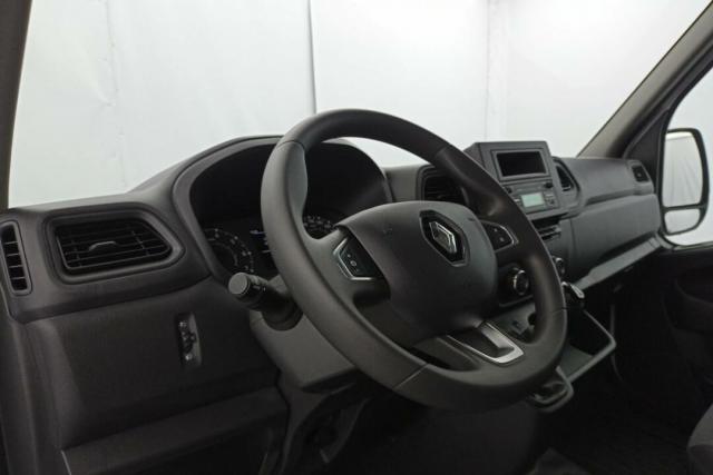 Renault Master image 1