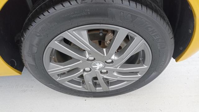 Peugeot 208 image 3