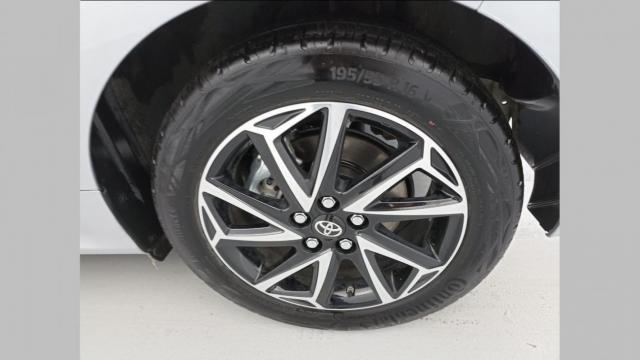 Toyota Yaris image 9
