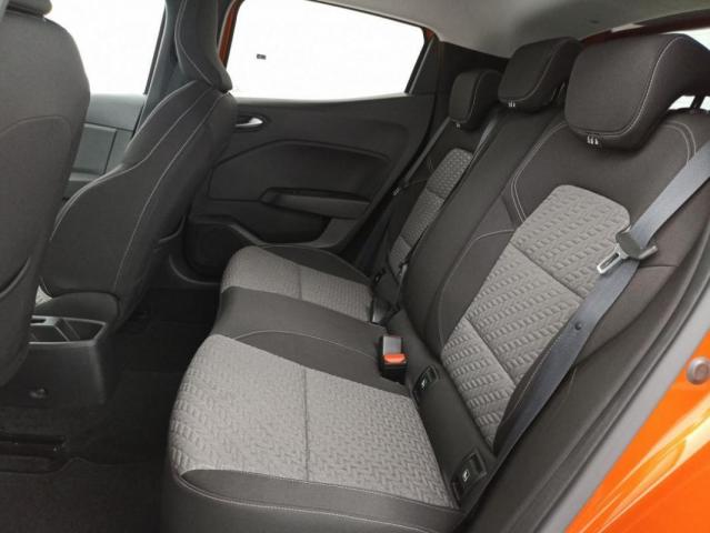 Renault Clio image 2