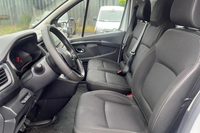 Renault Trafic image 9