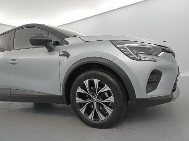 Renault Captur image 2