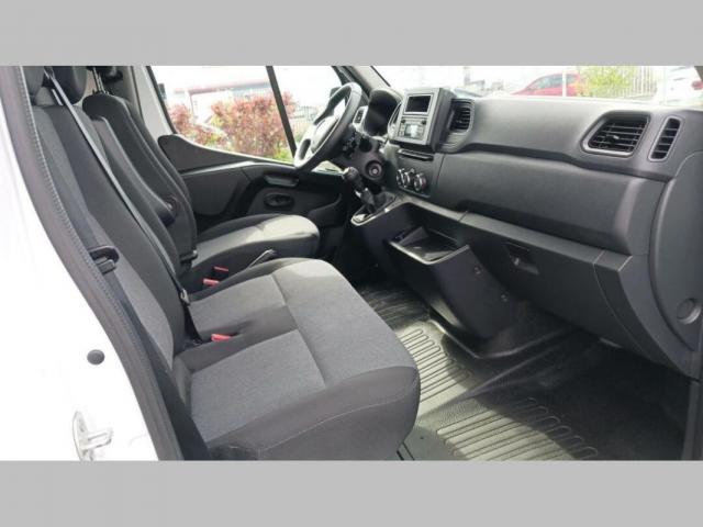 Renault Master image 1
