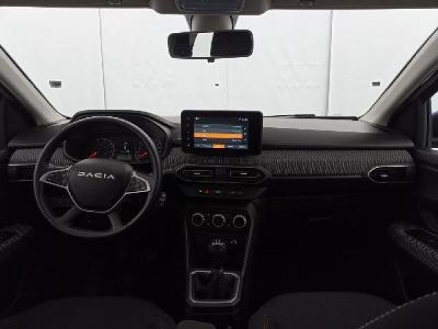 Dacia Sandero image 2