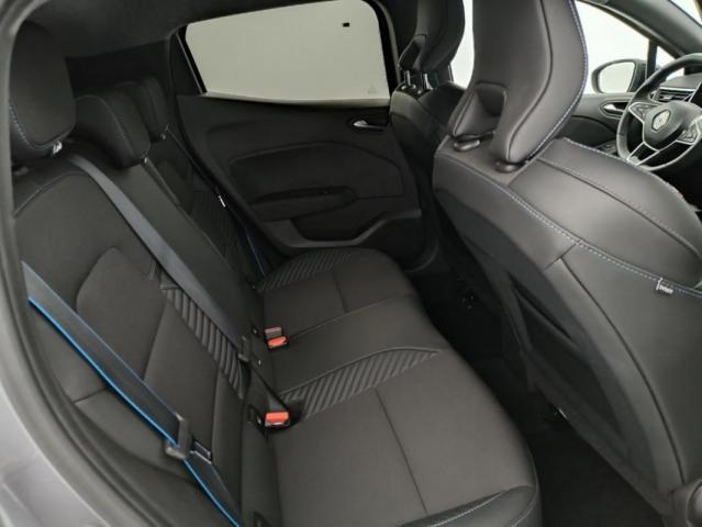 Renault Clio image 8