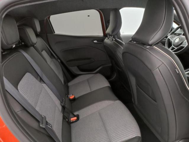 Renault Clio image 9