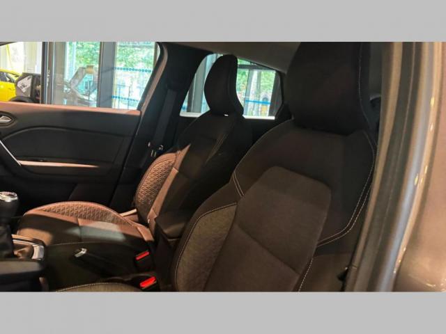 Renault Captur image 1