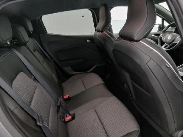 Renault Clio image 9