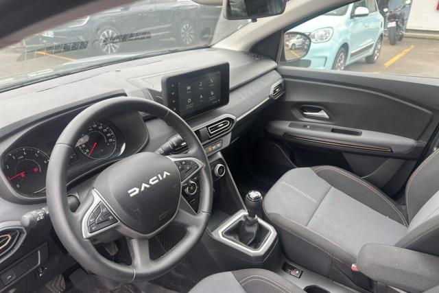Dacia Jogger image 1