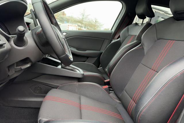 Renault Clio image 2