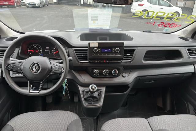 Renault Trafic image 8
