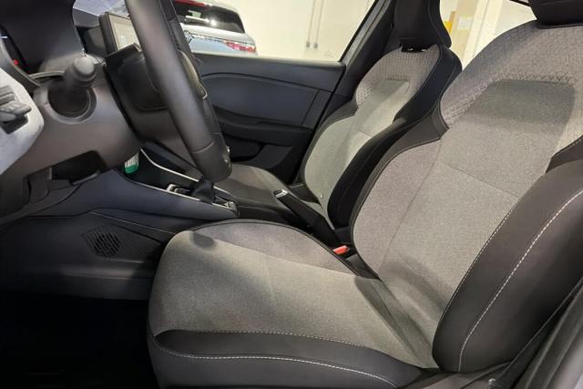 Renault Clio image 9