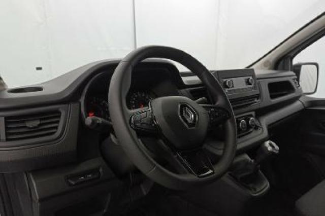 Renault Trafic image 1