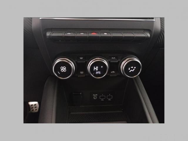 Renault Captur image 1