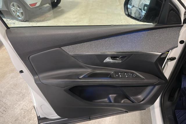 Peugeot 3008 image 9