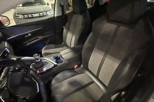 Peugeot 3008 image 8
