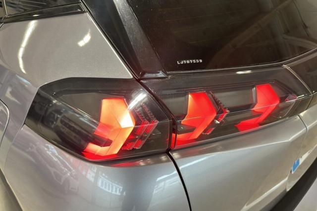 Peugeot 2008 image 9