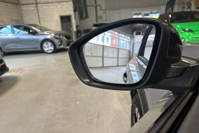 Peugeot 2008 image 1