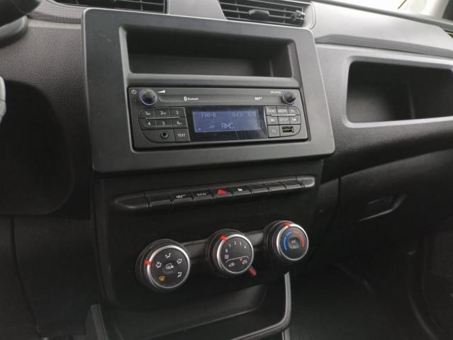 Renault Express Van image 8