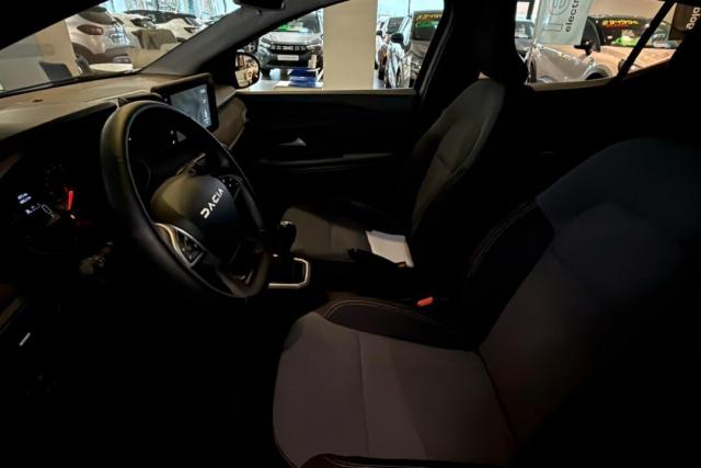 Dacia Sandero image 8