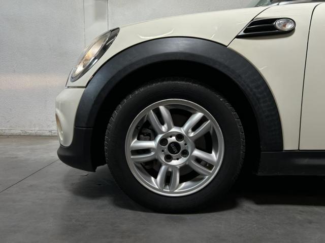 Mini Clubman image 6