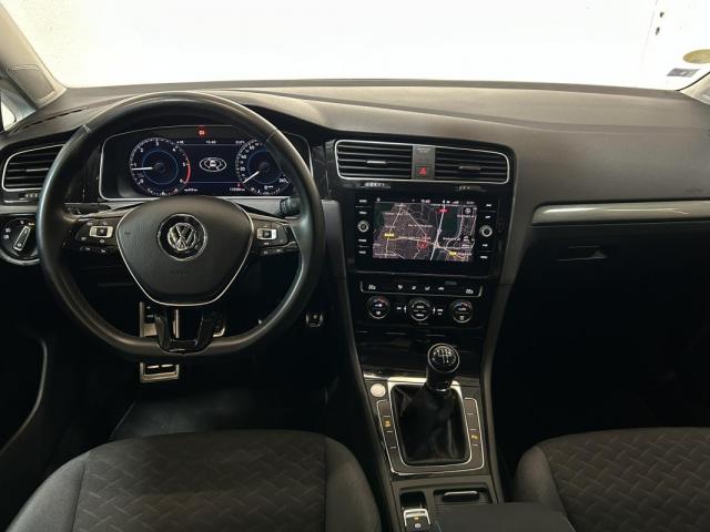 Volkswagen Golf image 6