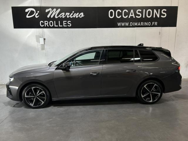 Opel Astra Sports Tourer image 4