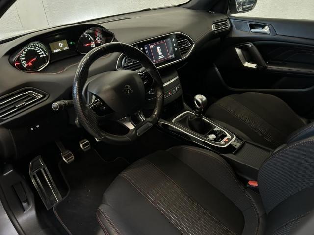 Peugeot 308 image 8