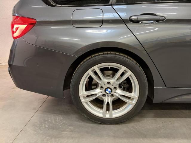 Bmw 320d Touring image 6