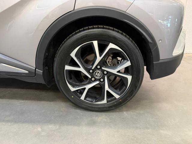 Toyota C-Hr image 9