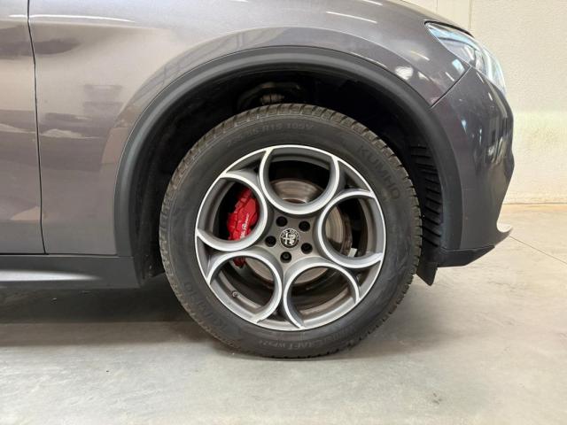 Alfa Romeo Stelvio image 5