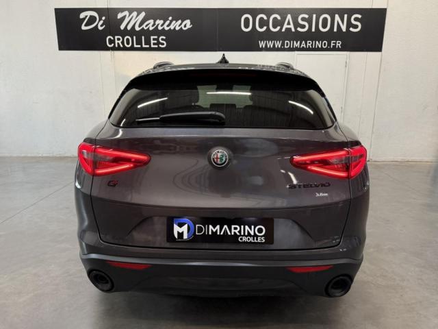 Alfa Romeo Stelvio image 7