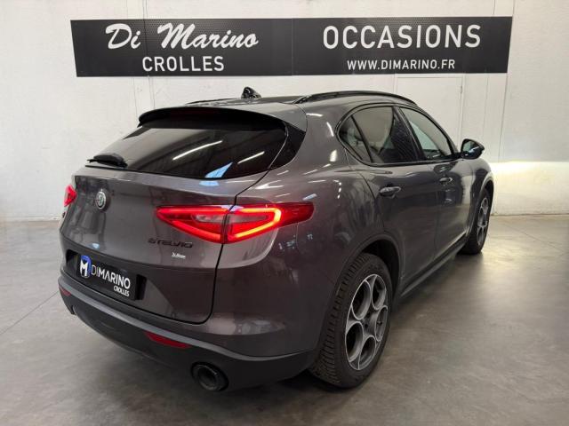 Alfa Romeo Stelvio image 8