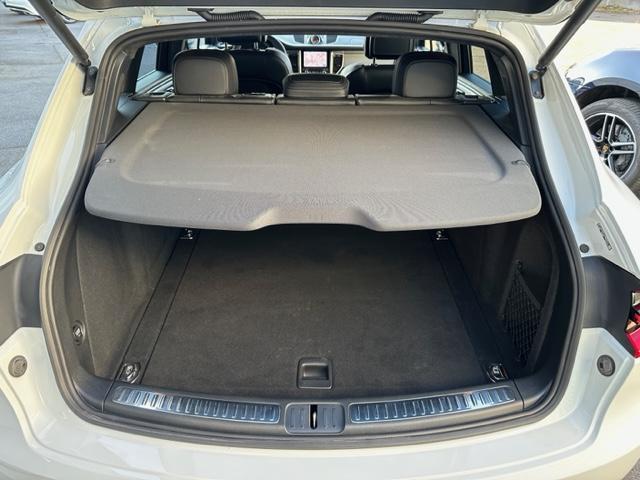 Porsche Macan image 2