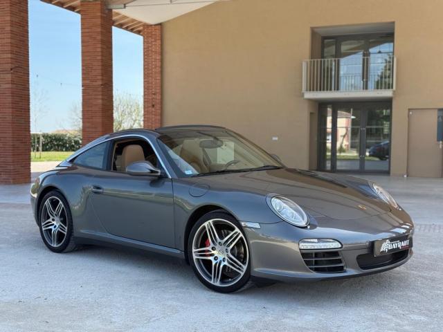 Porsche 911 image 8