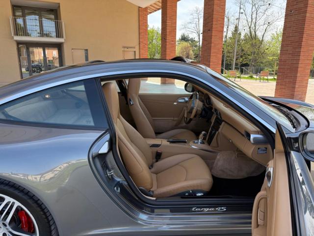 Porsche 911 image 1