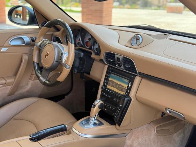 Porsche 911 image 7