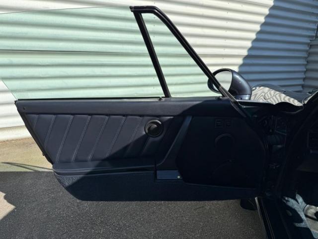 Porsche 911 image 2