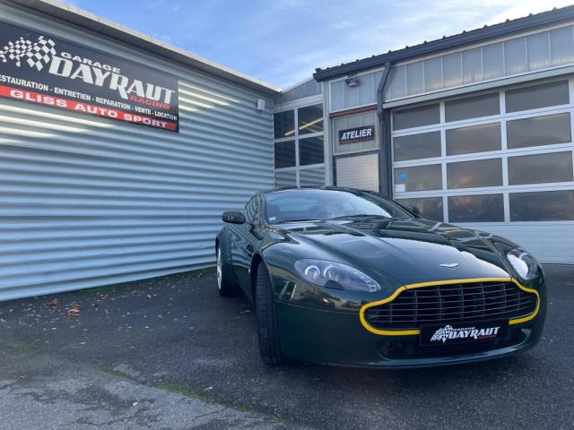 Aston Martin V8 Vantage image 7