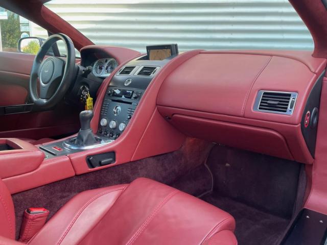 Aston Martin V8 Vantage image 5