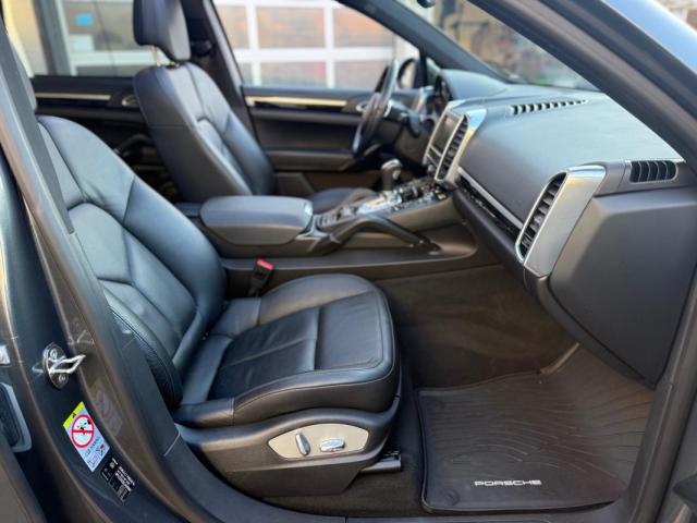 Porsche Cayenne image 1