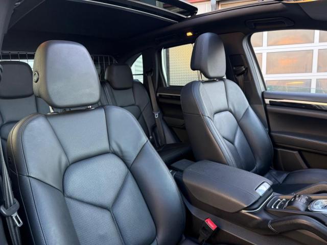 Porsche Cayenne image 9
