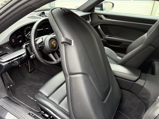 Porsche 911 image 8